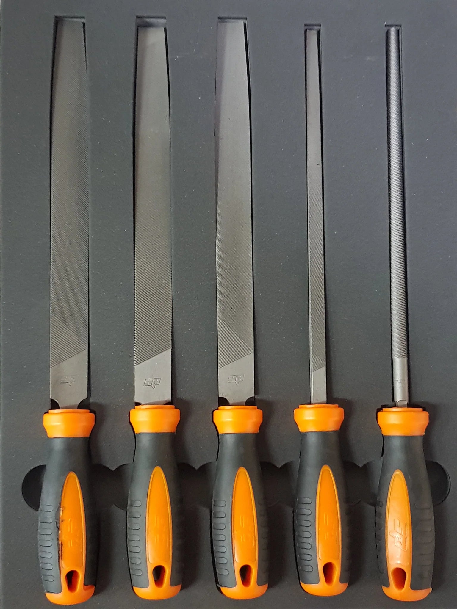 Servante 14 tiroirs dont 9 équipés de 411 outils CUSTOM SERIES - Edition limitée | SP Tools | SPEY001T