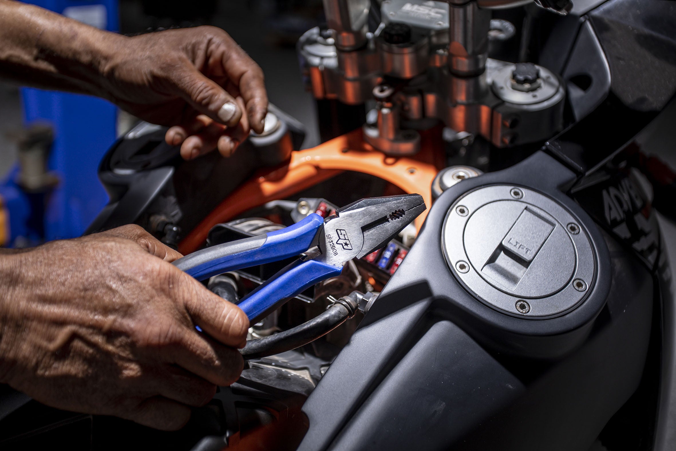 Pince universelle | SP Tools