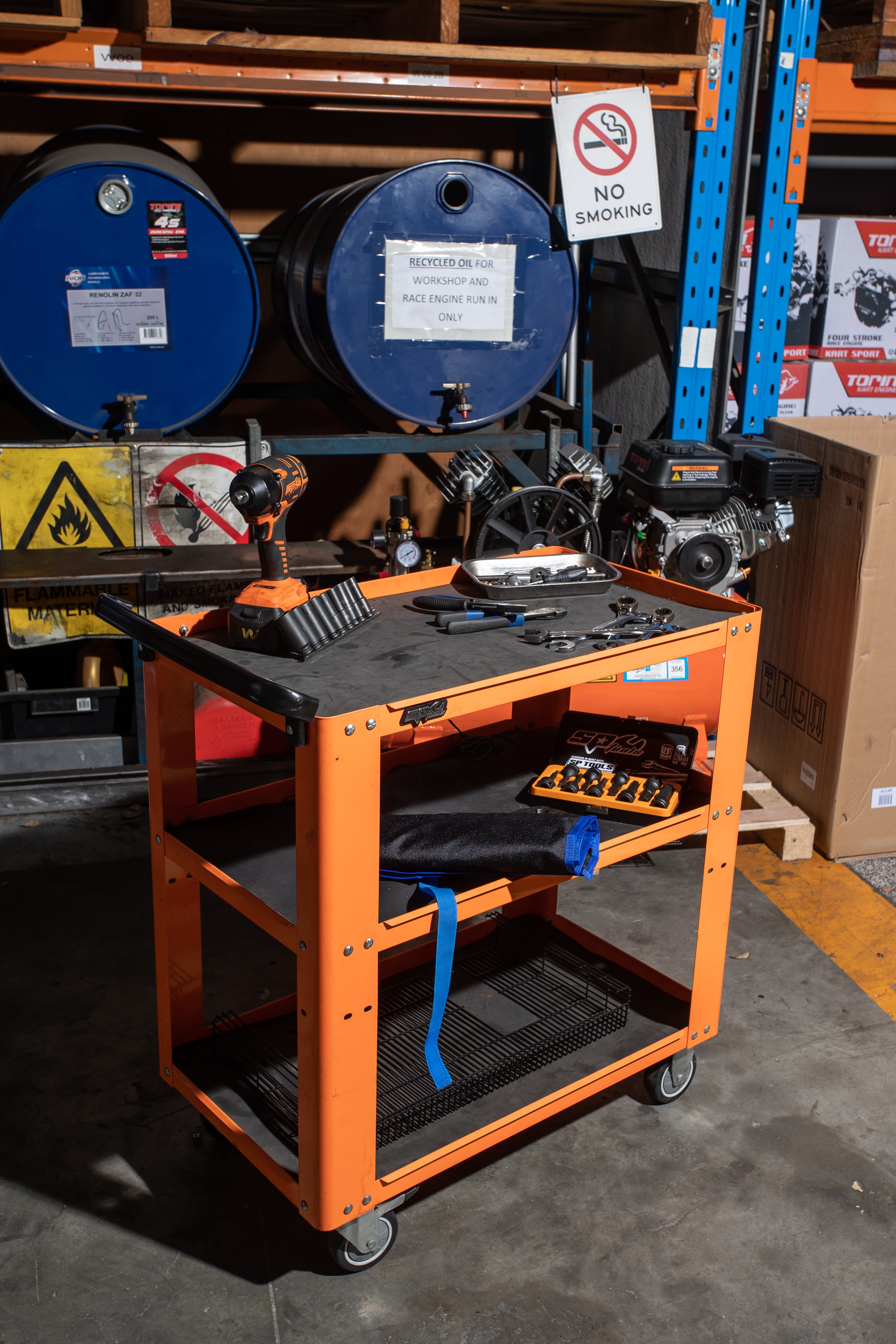 Chariot de service professionnel 3 plateaux | SP Tools