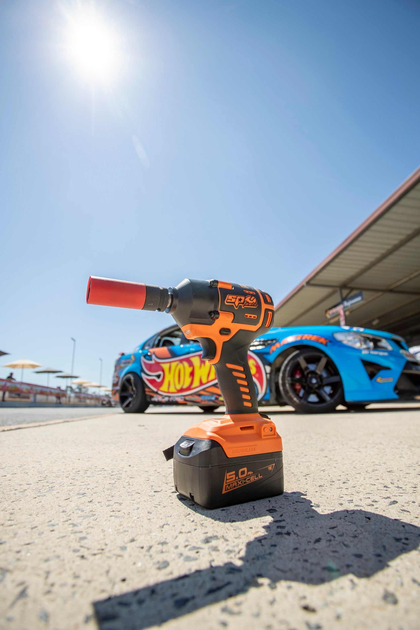 Clé à chocs 1/2'' 18V - Brushless, 970 Nm, 2200 tr/min - 1 batterie et 1 chargeur inclus | SP Tools