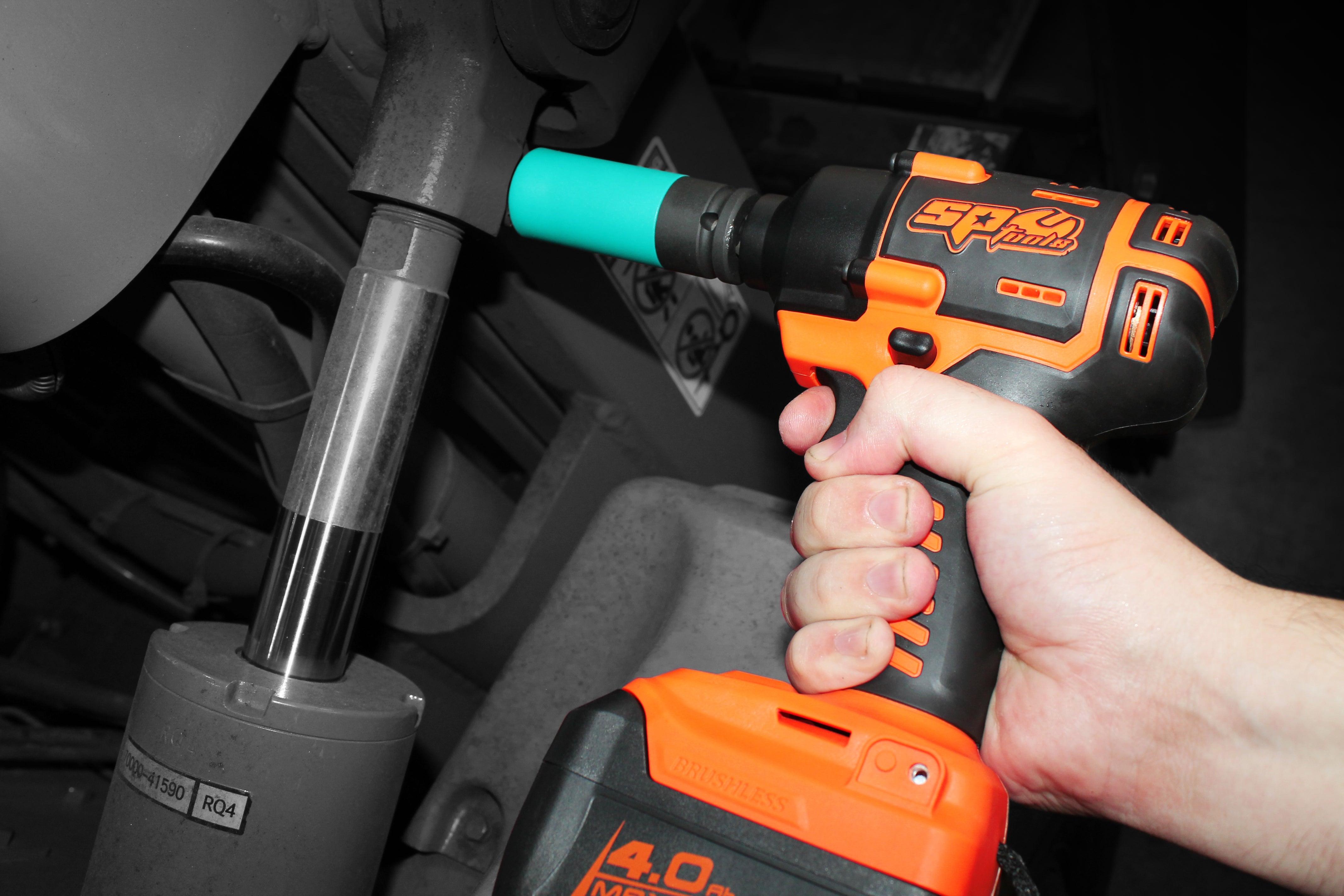 Clé à chocs 1/2'' 18V - Brushless, 970 Nm, 2200 tr/min - 1 batterie et 1 chargeur inclus | SP Tools