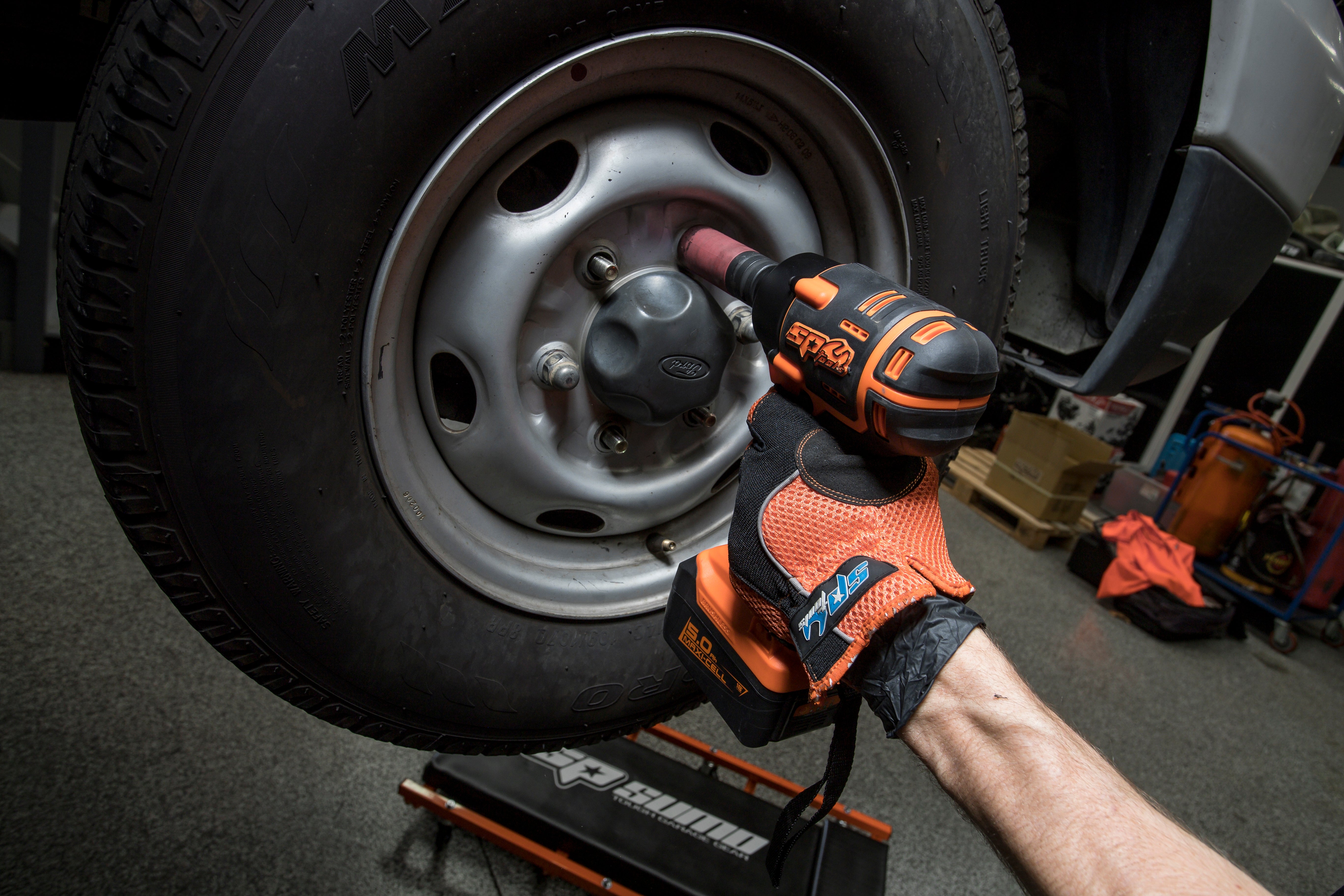 Clé à chocs 1/2'' 18V - Brushless, 970 Nm, 2200 tr/min - 1 batterie et 1 chargeur inclus | SP Tools