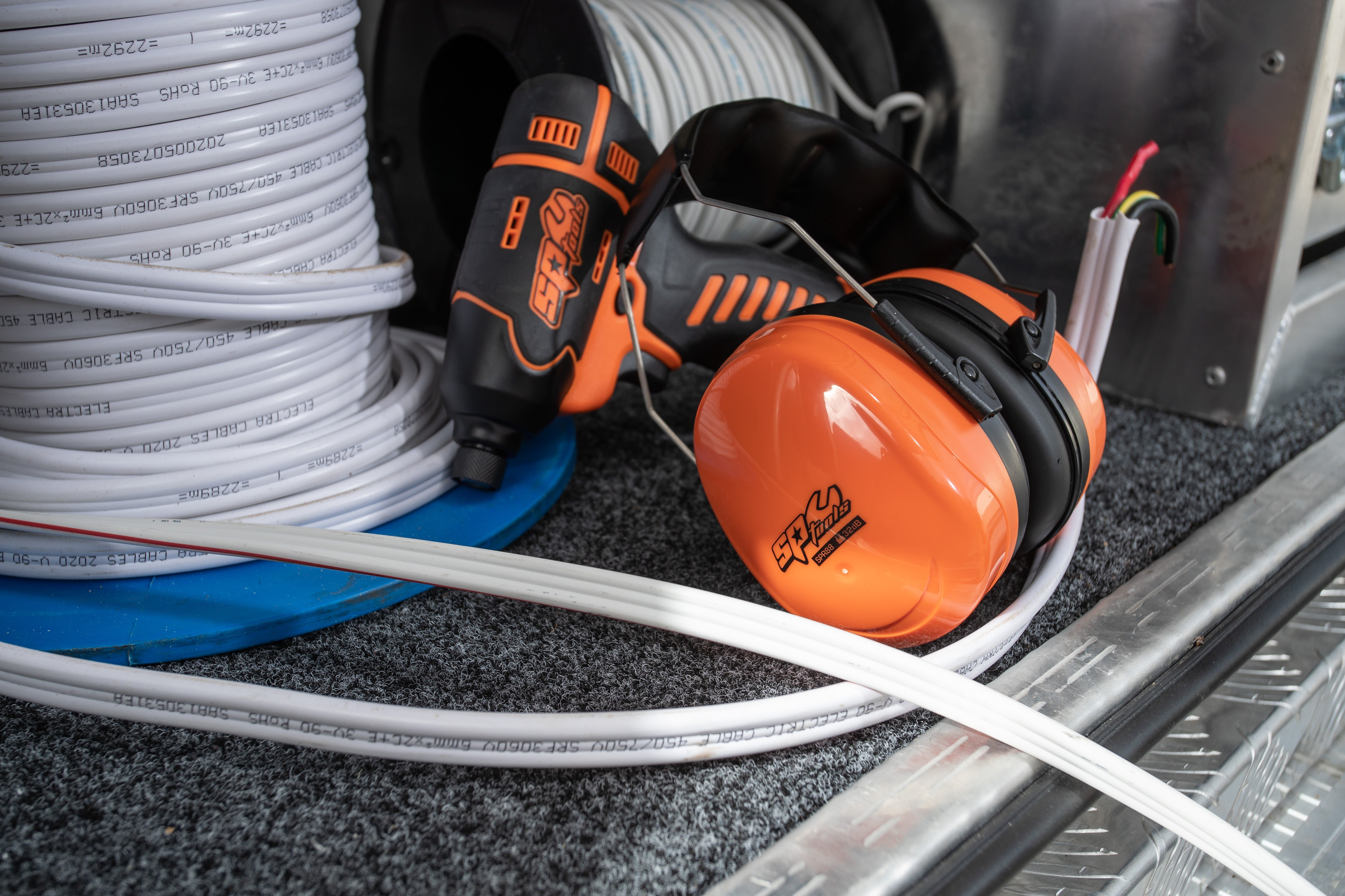 Visseuse à chocs 1/4'' 12V - 90 Nm, 2200 tr/min - 1 batterie et 1 chargeur inclus | SP Tools