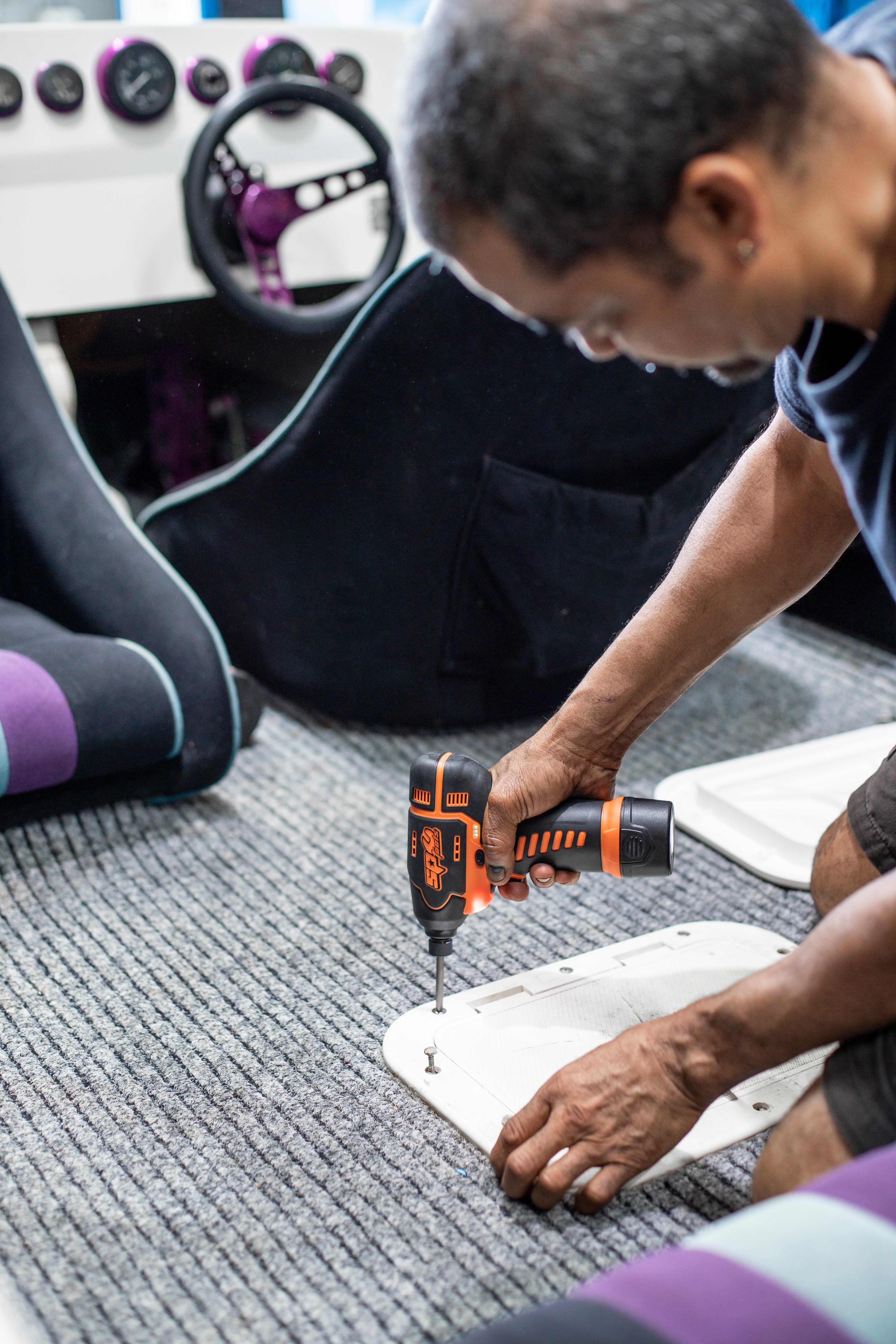 Visseuse à chocs 1/4'' 12V - 90 Nm, 2200 tr/min - 1 batterie et 1 chargeur inclus | SP Tools