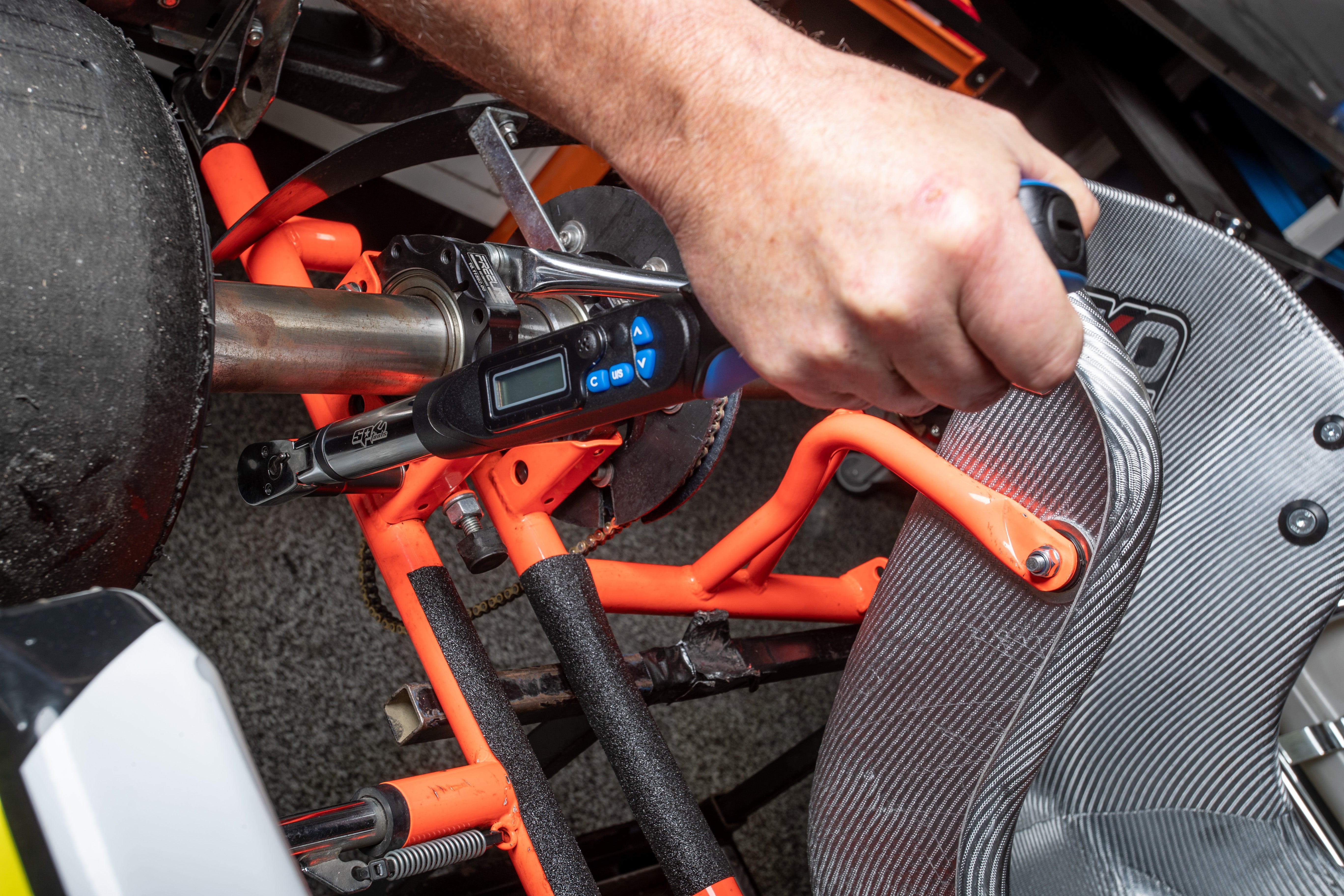 Clé dynamométrique digitale à tête inclinable | SP Tools